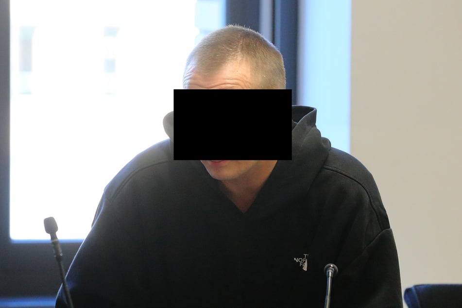 Sven-Ole B. (39) schlief mit der Freundin (11) seiner Tochter. Nun ist Prozess am Landgericht Dresden.