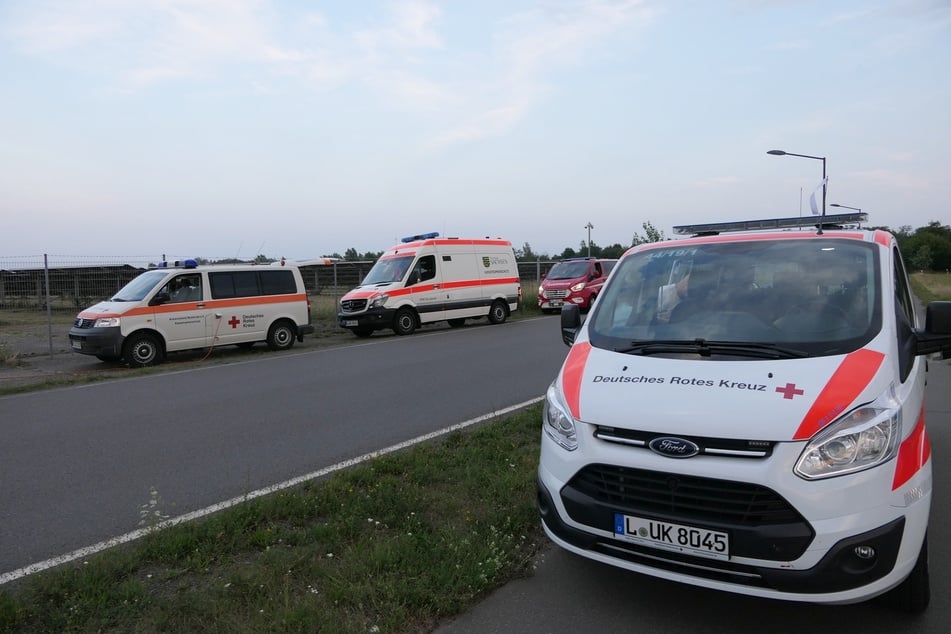 Mit vereinten Kräften suchten die Polizei, die Feuerwehr und das DRK bis in die späten Abendstunden nach dem 88-Jährigen.