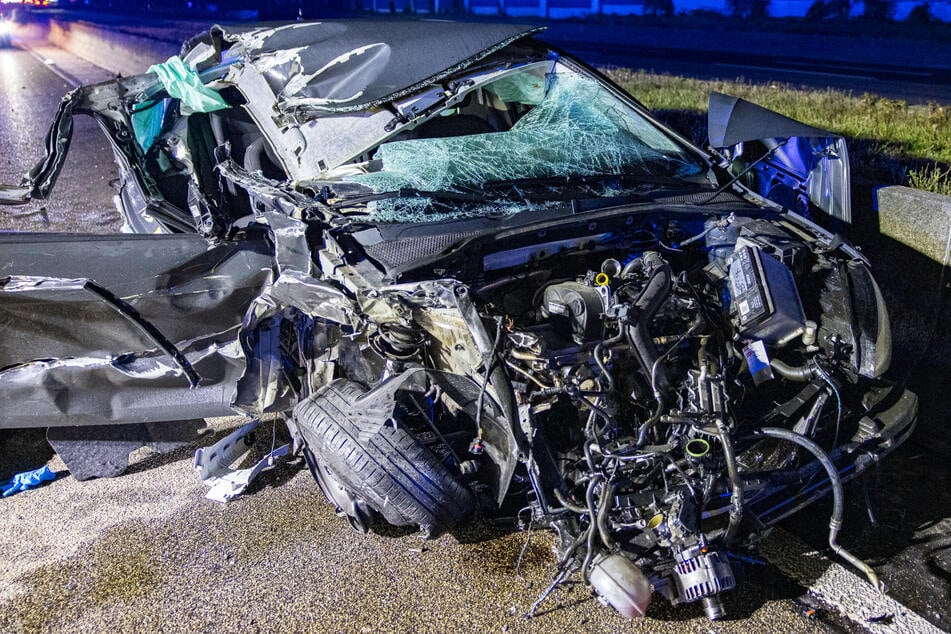 Unfall A3: Horror-Crash mit Lkw auf der A3: Beifahrer stirbt