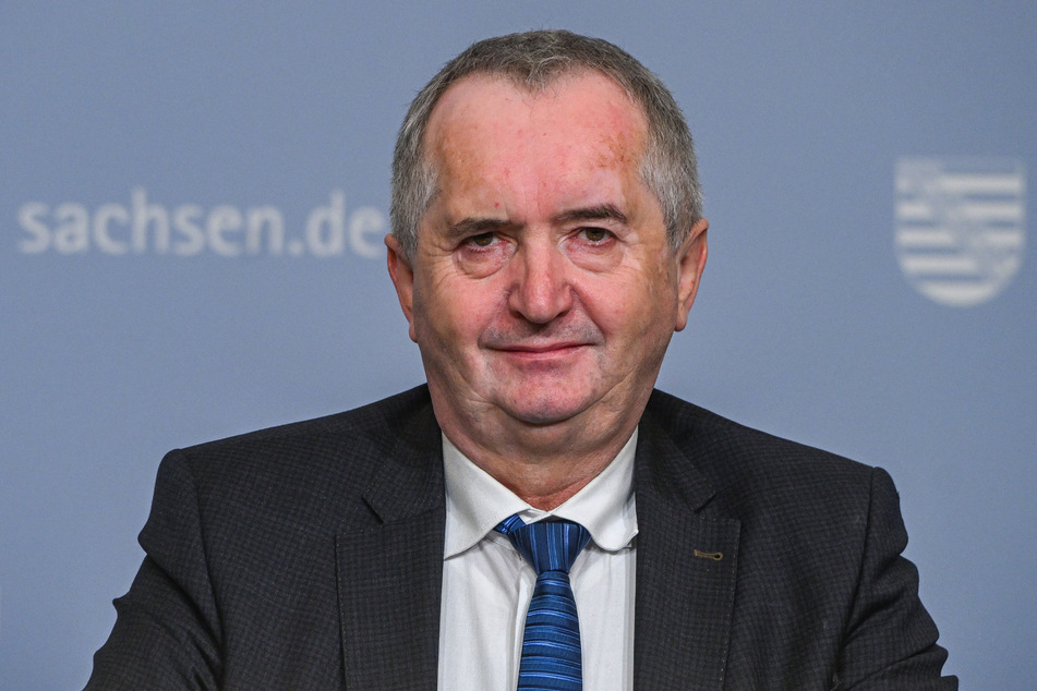 Regionalminister Thomas Schmidt (61, CDU) treiben Wissenschaft und Wirtschaft im April...