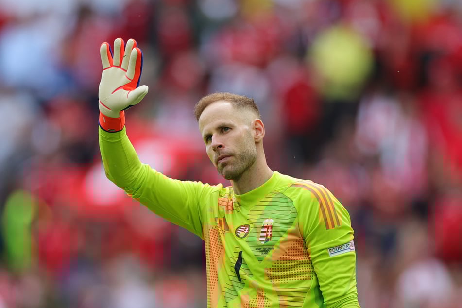 Leipzigs Péter Gulácsi (35) könne laut Matthäus zu einem der entscheidenden Faktoren werden. Die Roten Bullen sind in dieser Bundesliga-Saison mit 21 Punkten das zweitbeste Heimteam der Liga. (Archivbild)