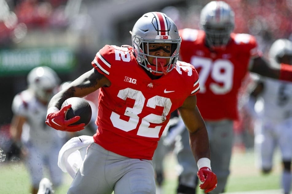 On Tuesday, top Buckeye running back TreVeyon Henderson announced that he will undergo surgery to repair a fracture and torn ligaments in his left foot.