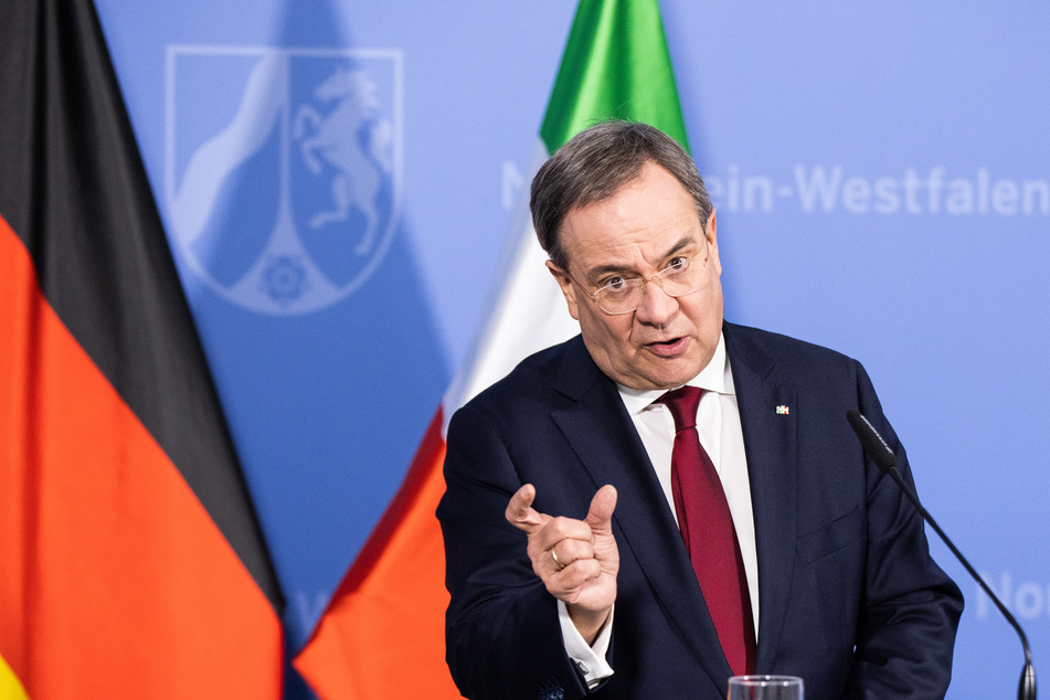 NRW-Ministerpräsident Armin Laschet erläuterte am Mittwochabend die weiteren Corona-Regeln für das Bundesland.