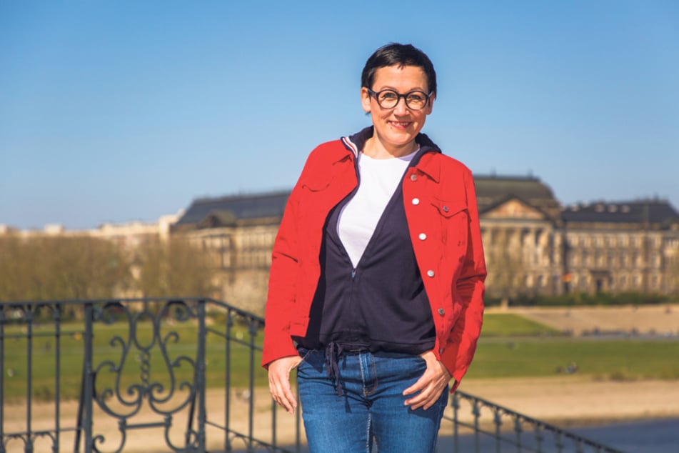 Wenn "Claüdi" wieder zu Claudia Hoffmann wird, trägt sie kurzes Haar und Jeans.