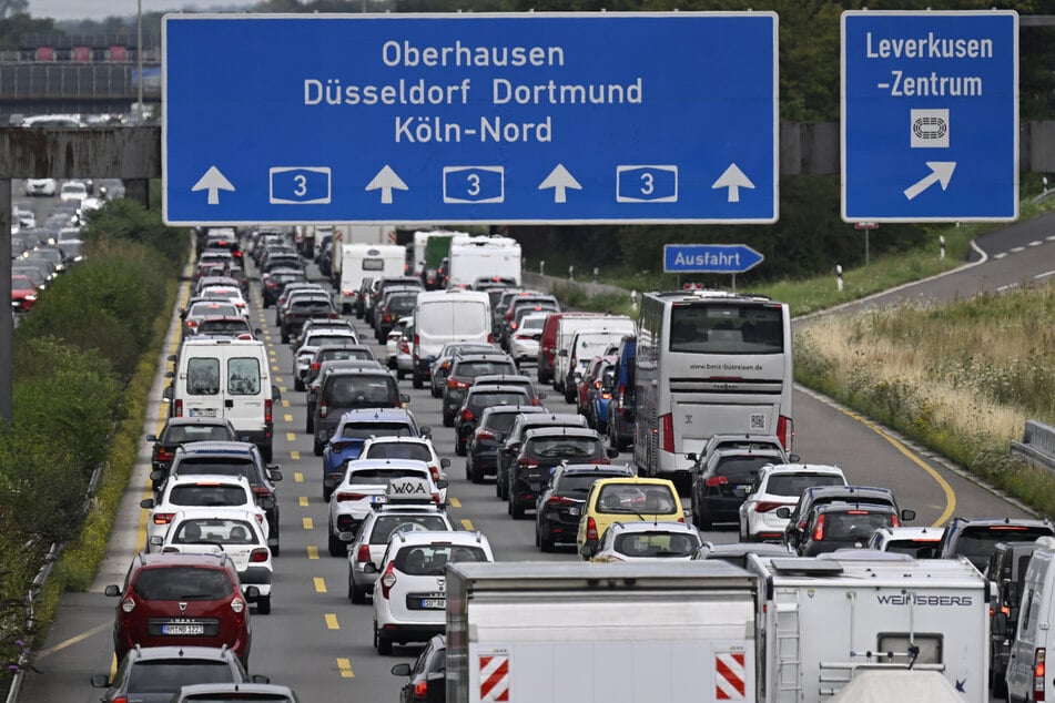 Auf der A1-Tangente zur A3 in Richtung Oberhausen konnte der 22-Jährige am Montagabend gestoppt werden.