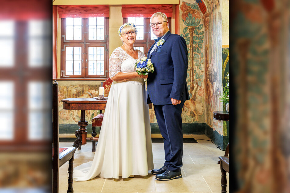 Heike Mahlitz (58) und Ronald Renner (60) sind das 500. Hochzeitspaar auf Schloss Schönfeld.