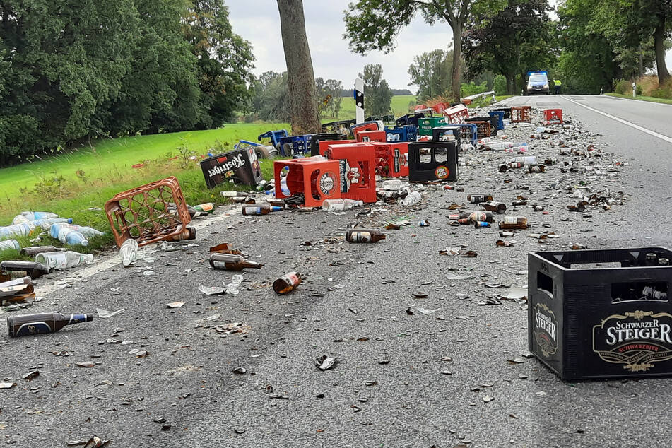 Glück im Unglück: Die Bierflaschen waren leer.