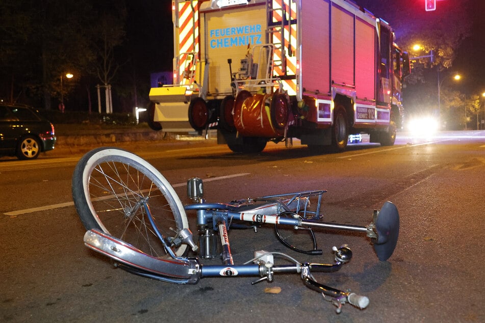 Crash auf Chemnitzer Kassberg: Radfahrer schwer verletzt