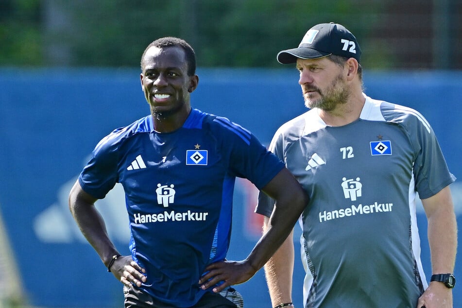 HSV-Trainer Steffen Baumgart (52, r.) setzt Jean-Luc Dompé (29) derzeit lieber als Joker ein.