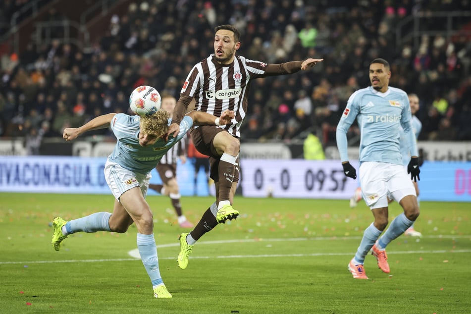 Die beste Chance auf den Ausgleich hatte in Halbzeit zwei Matthias Pereira Lage (M.).