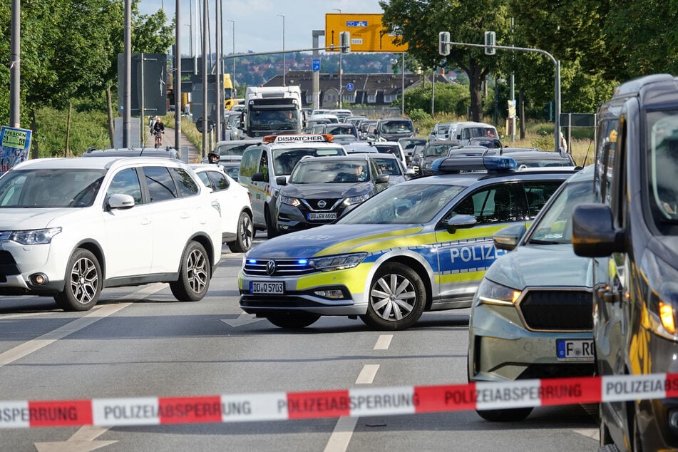 Die Straße war rund drei Stunden dicht.
