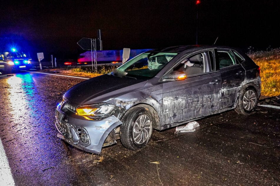 Der VW Polo kam nach der Kollision quer zur Fahrtrichtung zum Stehen.