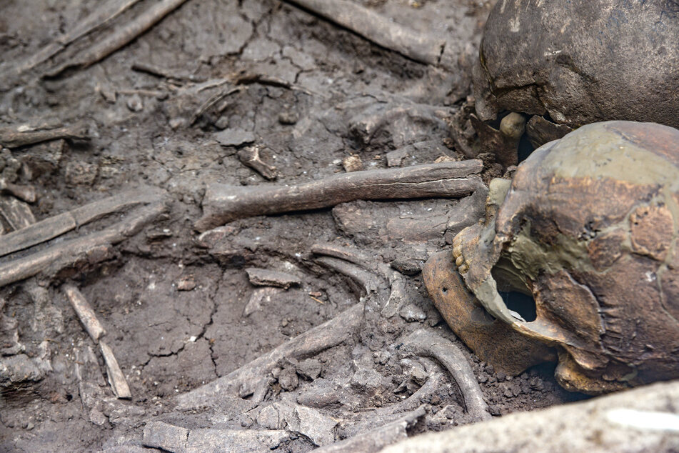 Bei Ausgrabungen in Polen fanden Archäologen das Grab einer Frau aus dem 17. Jahrhundert. Möglicherweise galt sie damals als Vampir-Frau oder Hexe. (Symbolbild)