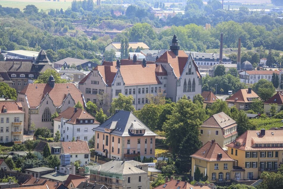 Am Ratsweinberg sollen sieben Jugendliche randaliert und Gegenstände auf die Bahnhofstraße geworfen haben. (Symbolfoto)