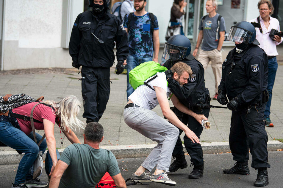 Die UN ermittelt, ob es am 1. August 2021 zur übertriebener Polizeigewalt gegen Demonstranten kam.
