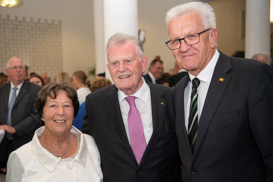 September 2019: Edeltraud Teufel nebst ihrem Mann Erwin (81, Mitte) und Ministerpräsident Winfried Kretschmann (72).