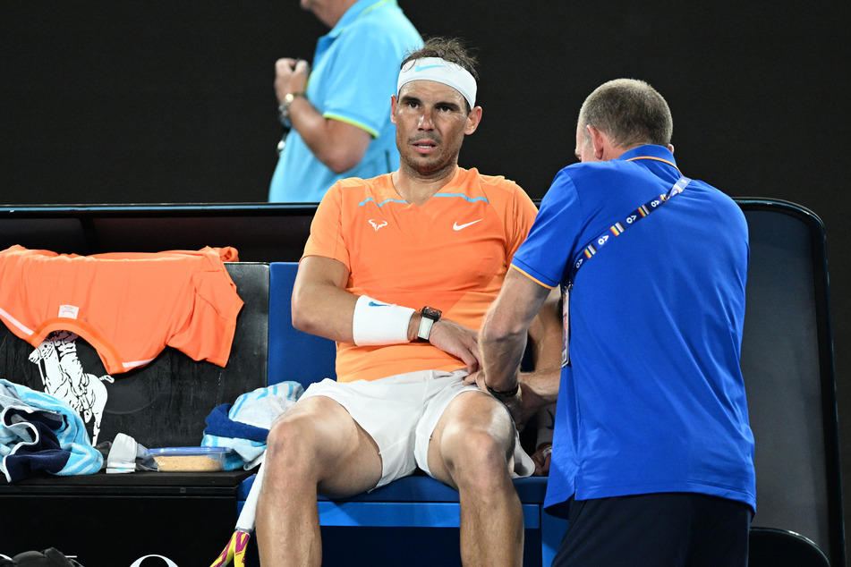 Rafael Nadal fasste sich immer wieder in den Bereich der linken Hüfte.