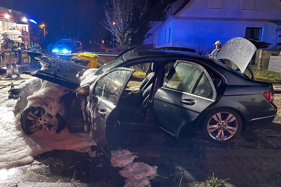 Am Daimler-Benz entstand ein hoher Sachschaden.