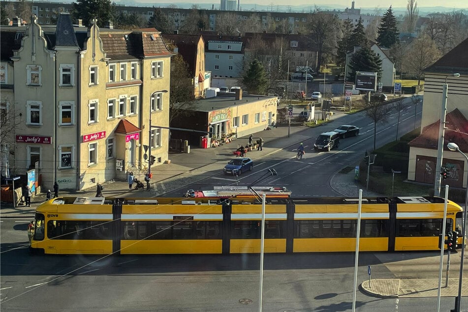 An der Breitscheidstraße kam es am Montagnachmittag zu einem Unfall mit Straßenbahnbeteiligung.