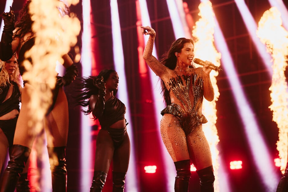 Sarah Engels (33, r.) während ihrer Performance beim Eurovision Song Contest (ESC).
