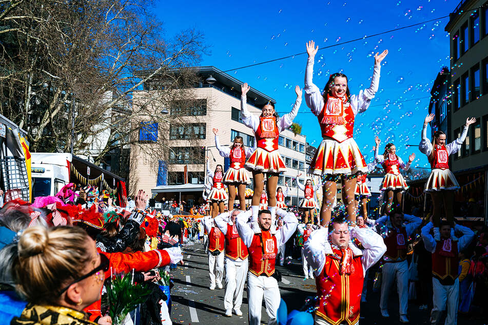 Der Kölner Rosenmontagszug ist einer der größten und bekanntesten Karnevalsumzüge in Deutschland. (Archivfoto)
