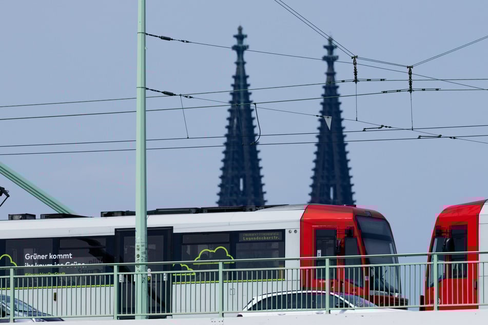 Kölner Linie wird drei Wochen lang geteilt - KVB richten Ersatzverkehr ein