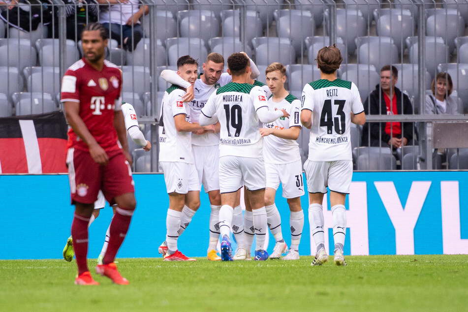 Im Testspiel gegen den FC Bayern München bejubelten die jungen Fohlen in der Schlussphase einen 2:0-Erfolg.