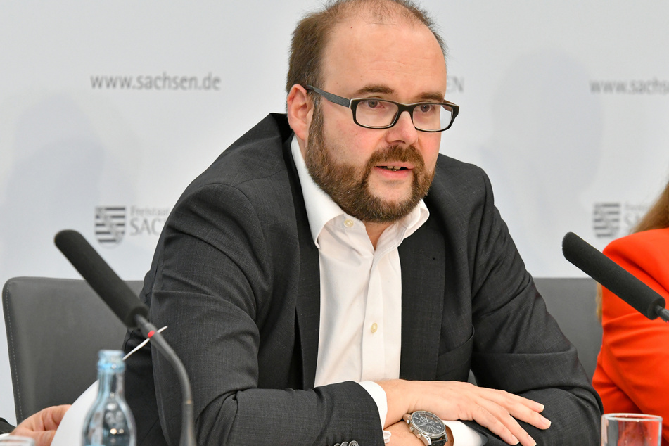 Sachsens Kultusminister Christian Piwarz (44, CDU) will die Schulen in Sachsen so schnell wie möglich wieder öffnen.