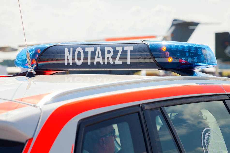Fußgänger in Limbach-Oberfrohna von Auto erfasst und schwer verletzt