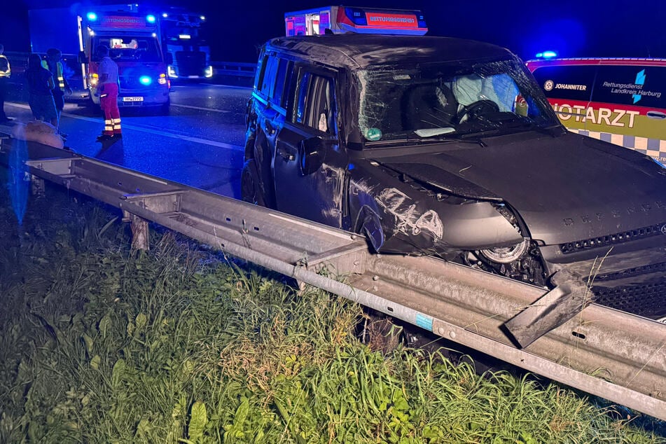 Auto kracht auf A7 in Anhänger: Dann überschlägt sich ein Fahrzeug
