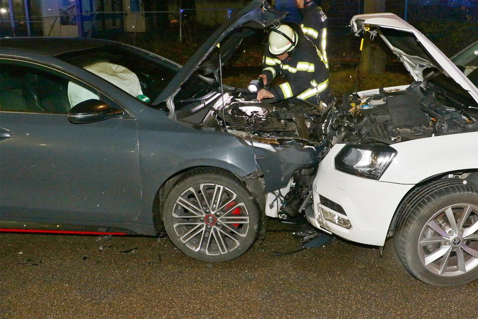 Skoda und Kia rauschen ineinander: Drei Verletzte!