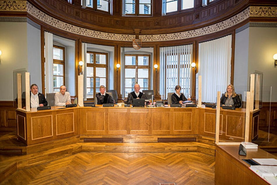 Die Große Wirtschaftsstrafkammer des Leipziger Landgerichts will in sieben Verhandlungstagen bis Ende November den mutmaßlichen Corona-Subventionsbetrug aufklären.