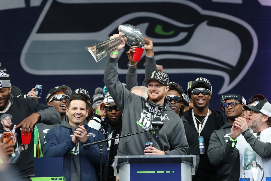 Hundreds of thousands of Seattle Seahawks fans hit the streets to celebrate the team's victory in Super Bowl LX.