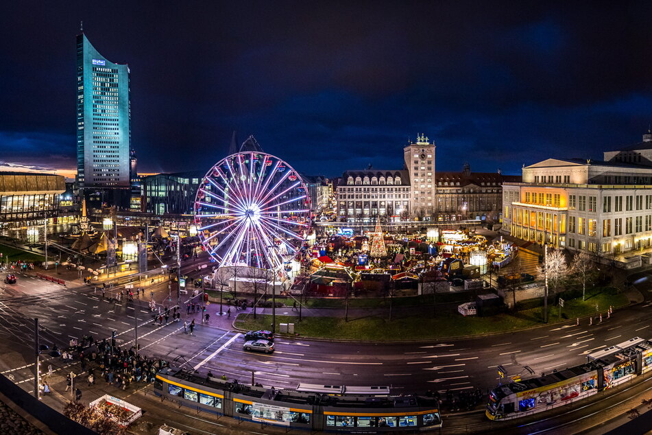 Public Viewing mit Riesenrad: Zur Euro 2024 wird der Augustusplatz zur riesigen Fanzone, auf der alle 51 Spiele live übertragen werden. (Archivbild)