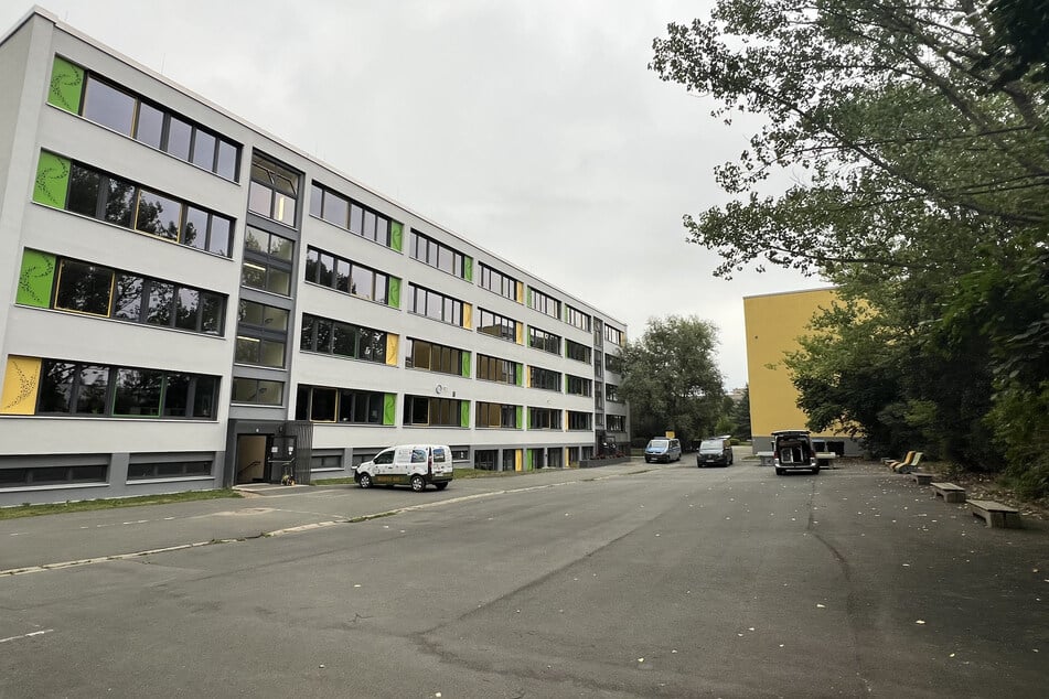 Die Hufeland-Oberschule in Plauen musste am Donnerstagmorgen evakuiert werden. Grund dafür war eine Bombendrohung.