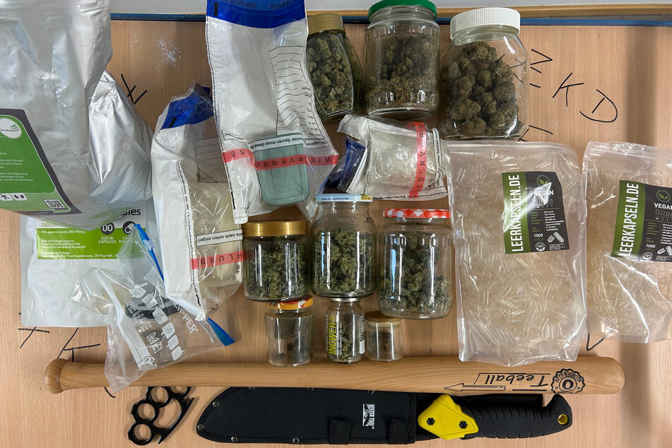 Bei zwei Hausdurchsuchungen in Göttingen fand die Polizei eine große Menge Drogen.