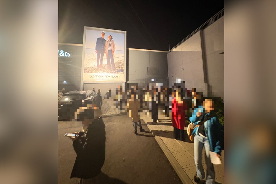 Alle Gästinnen und Gäste mussten raus.