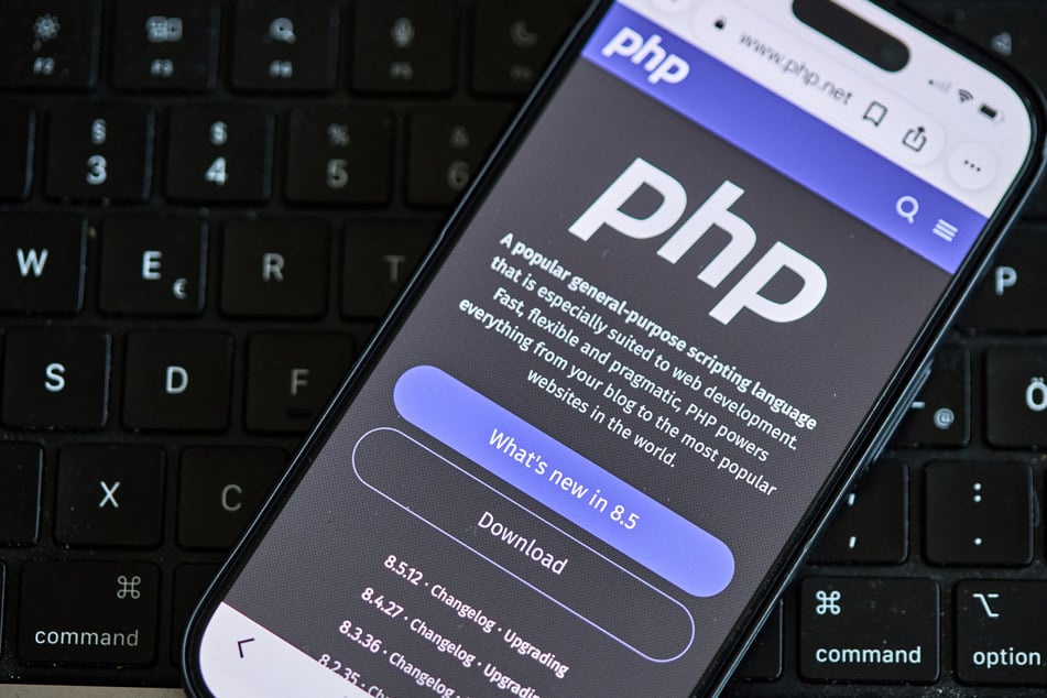Auf der Programmiersprache PHP bauen ein Großteil aller Internetseiten auf. Nach Bekanntwerden der Sicherheitslücken kann nicht ausgeschlossen werden, dass aktuell manipulierte Websites im Umlauf sind. (Symbolfoto)