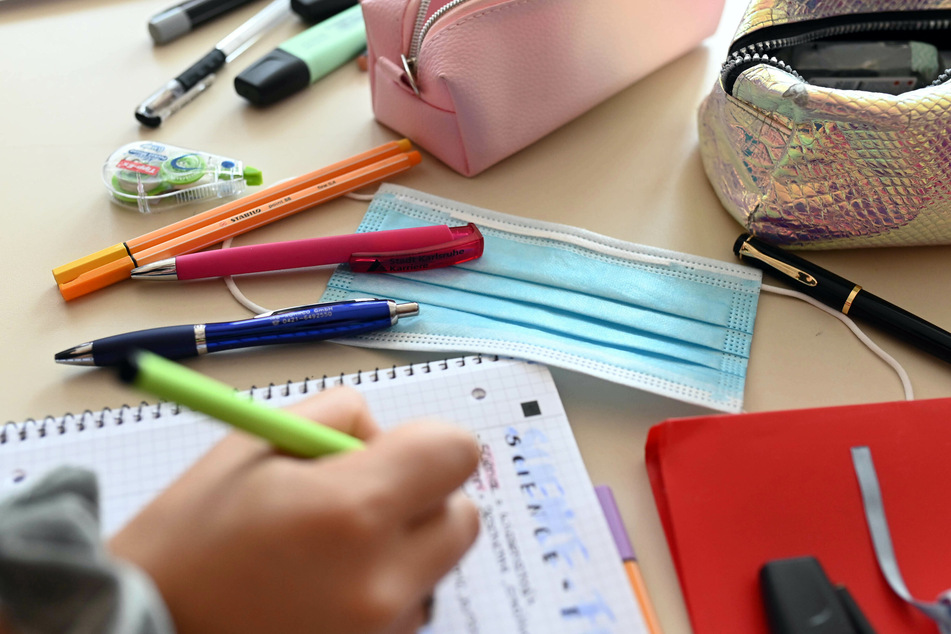 Eine bundesweite Verpflichtung zu speziellen Maskentypen an Schulen gibt es bislang noch nicht.