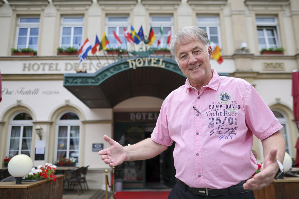 Hotel-Chef Bernd Frank aus Hohenstein-Ernstthal freut sich auf Gäste der Motorrad-WM auf dem Sachsenring. Sein Hotel ist schon seit Langem ausgebucht.