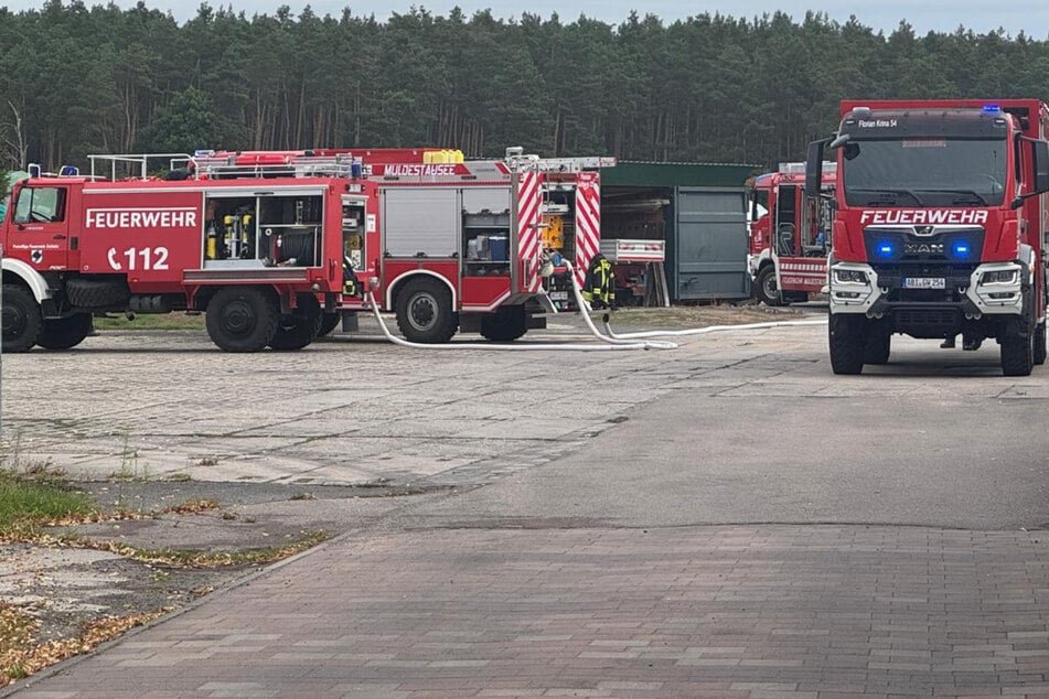 Gasflasche explodiert und löst Feuer aus: Hoher Schaden an Gebäude