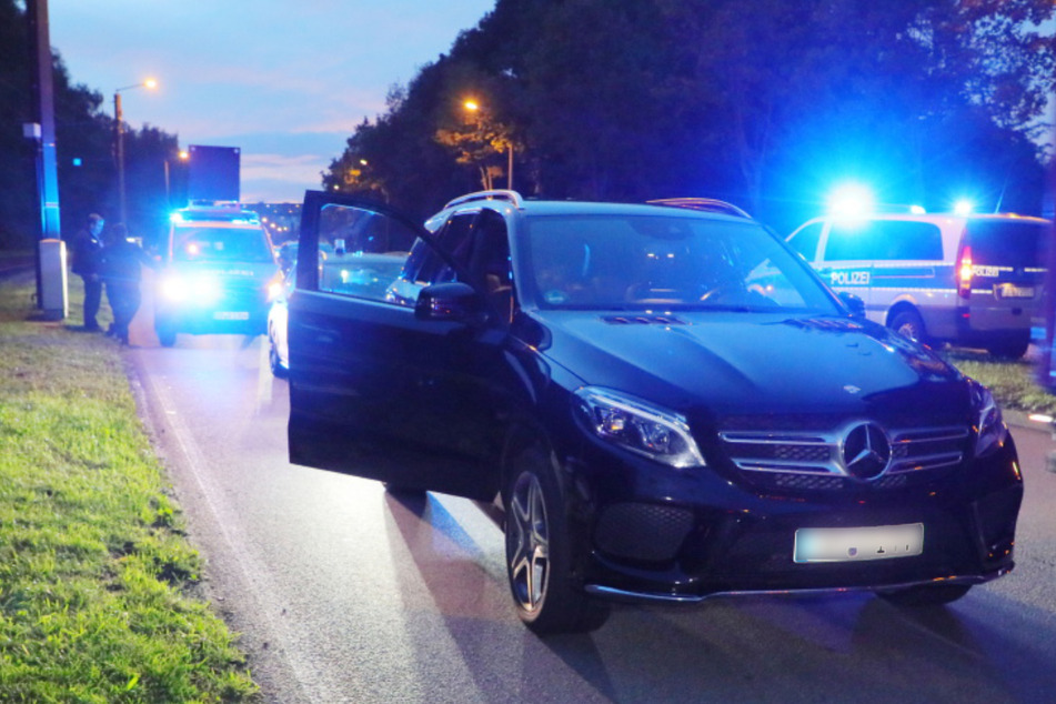 Trotz mehrfachem Ignorieren der Haltesignale, konnte der SUV-Fahrer nach einer Verfolgungsjagd in Chemnitz festgenommen werden.