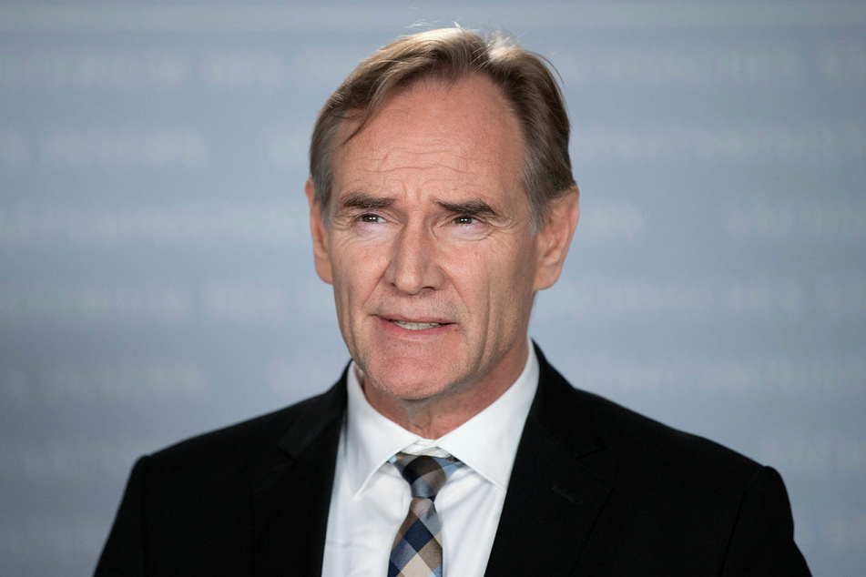 Burkhard Jung (62, SPD)