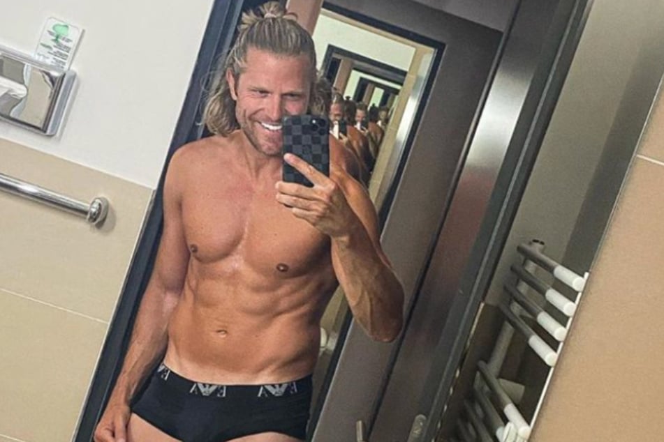 Auf Instagram zeigt der Ex-Bachelor seinen Muskel-Body.