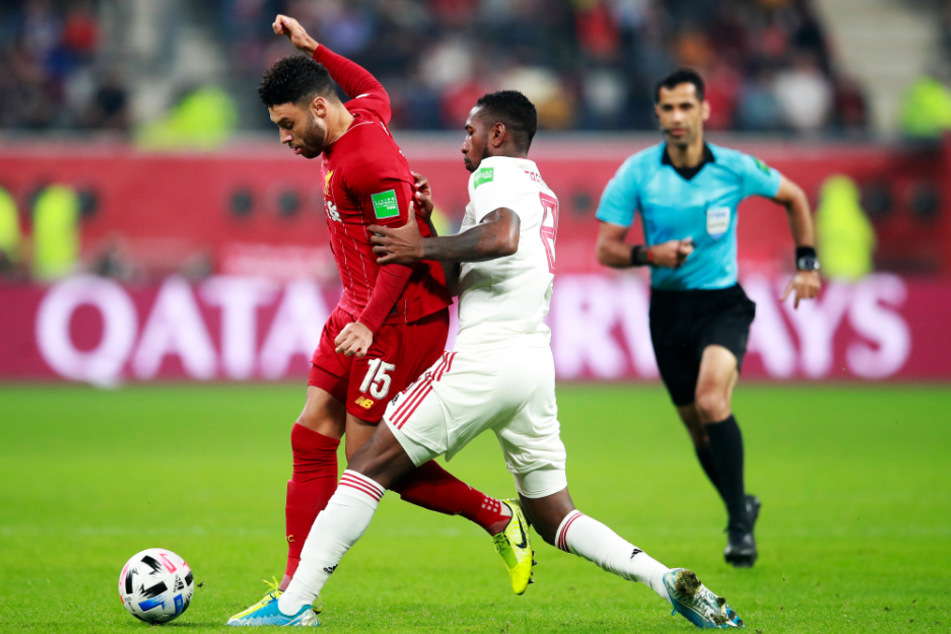 Gerson (vorne-rechts) entwickelte sich beim südamerikanischen Champions-League-Sieger Flamengo Rio de Janeiro auf Anhieb zum Leistungsträger. Hier duelliert er sich im Klub-WM-Finale mit Liverpools Alex Oxlaide-Chamberlain.