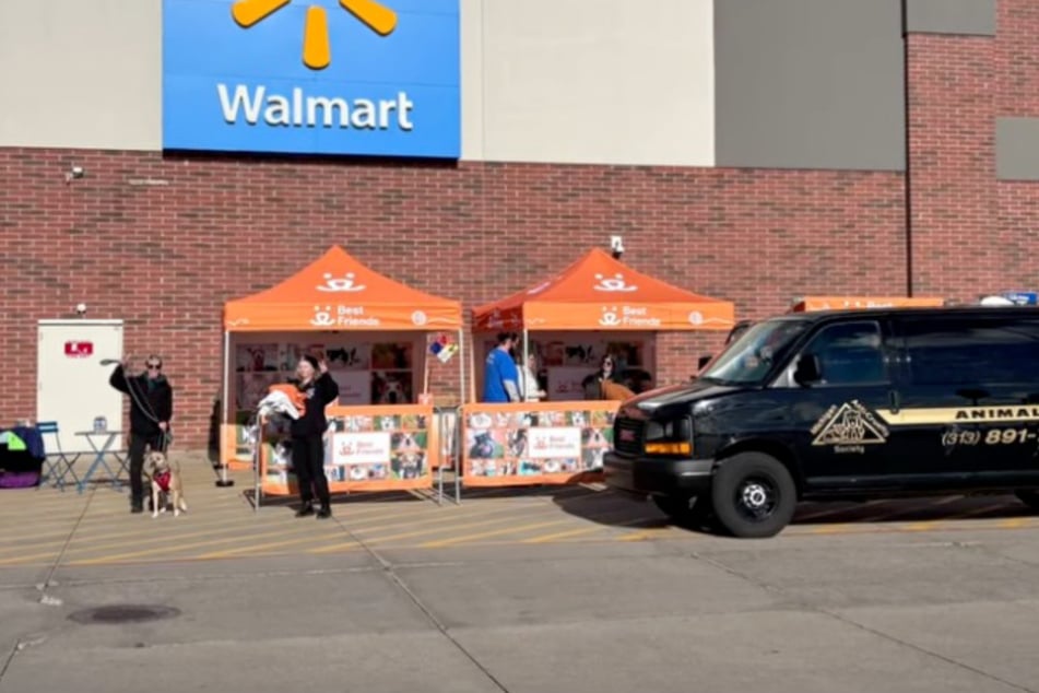 Das Event fand vor einem Walmart in Detroit statt.
