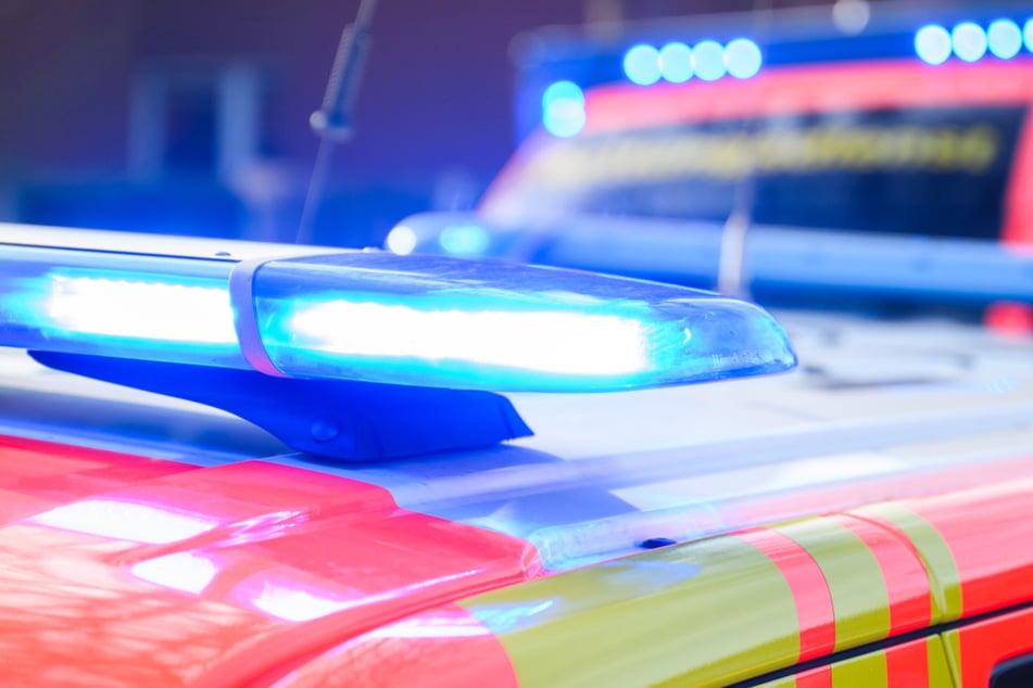 Frau findet leblosen Mann auf Waldweg: Jede Hilfe kommt für Radfahrer zu spät