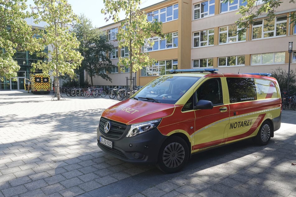 Der Notarzt brachte vier Personen nach dem Pfefferspray-Angriff ins Krankenhaus.