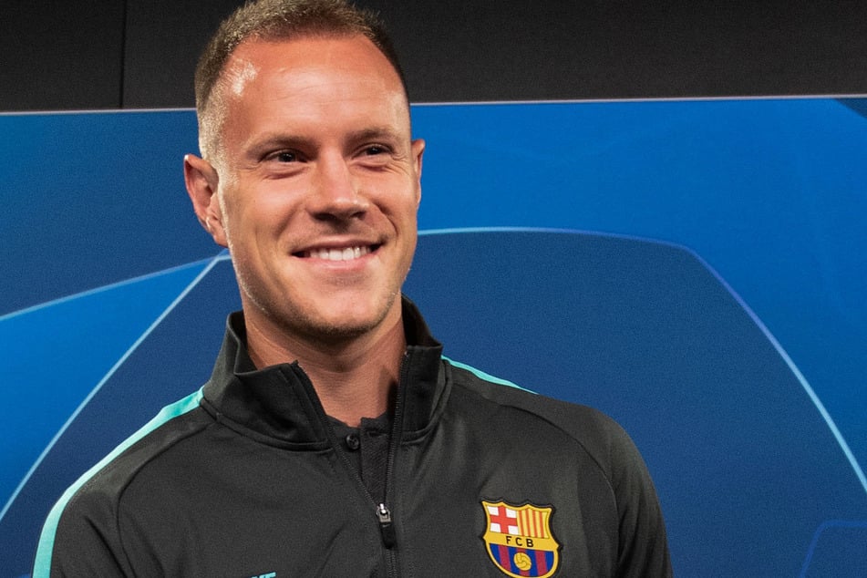 Der deutsche Nationalkeeper Marc-Andre ter Stegen nimmt mit dem FC Barcelona die Saison wieder auf. Die Katalanen führen die Tabelle an.