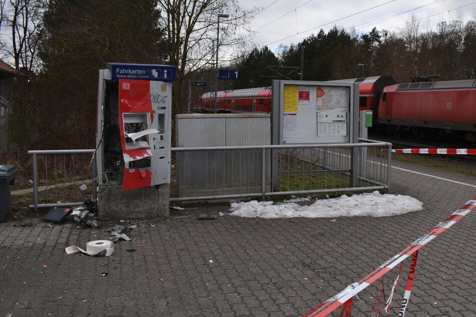Am Bahnhof Möser wurde ein Fahrkartenautomat gesprengt.
